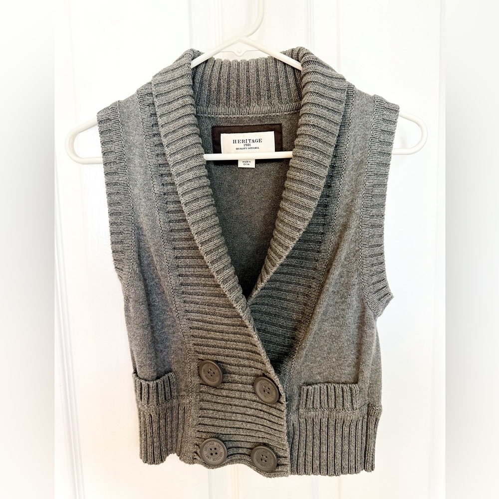 Gray sleeveless cardigan